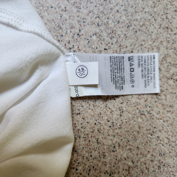 Chico's Long Sleeve Stretchy White Tunic Long Sleeves Vee Neck - Picture 7 of 8